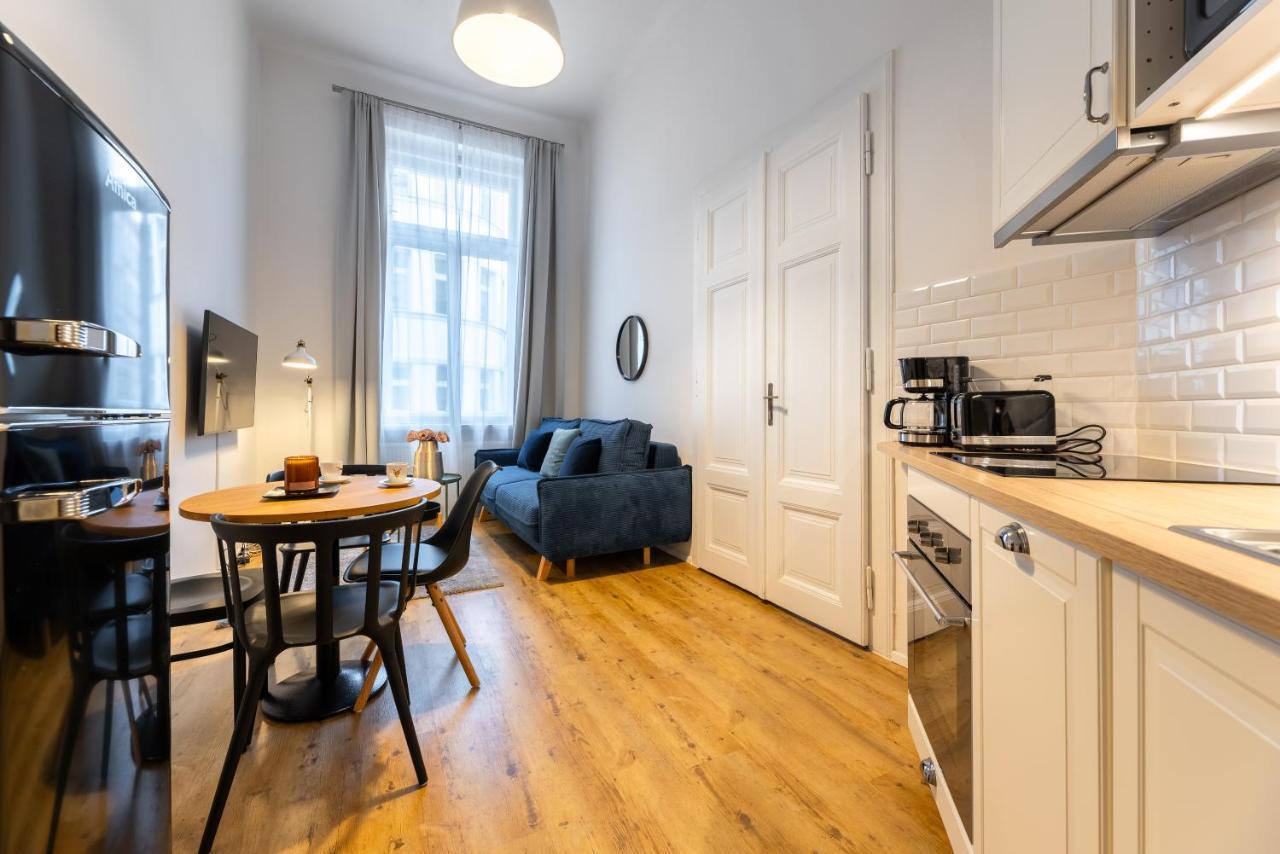 Charming 1 Bedroom Apartment In The City Center Of Prag Exteriör bild