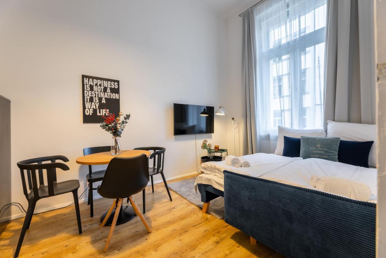 Charming 1 Bedroom Apartment In The City Center Of Prag Exteriör bild