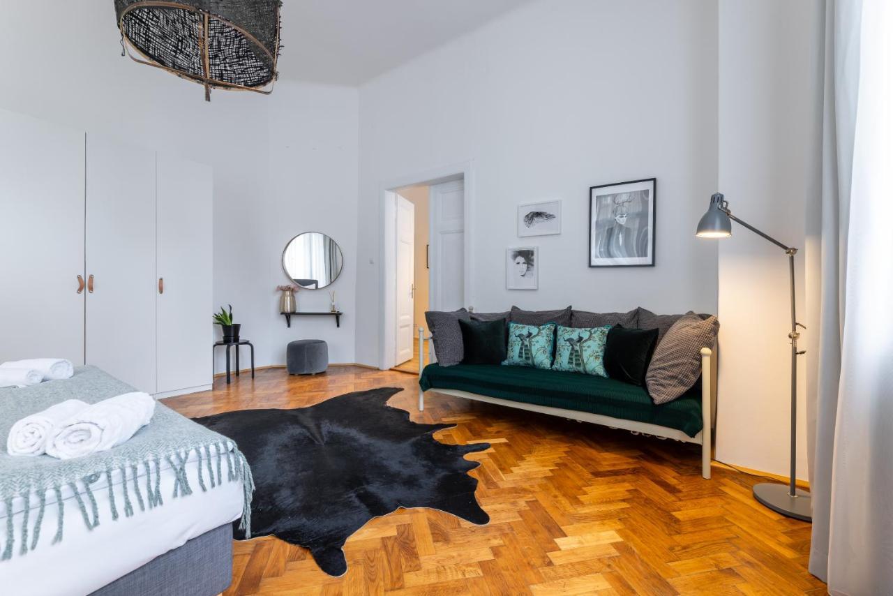 Charming 1 Bedroom Apartment In The City Center Of Prag Exteriör bild