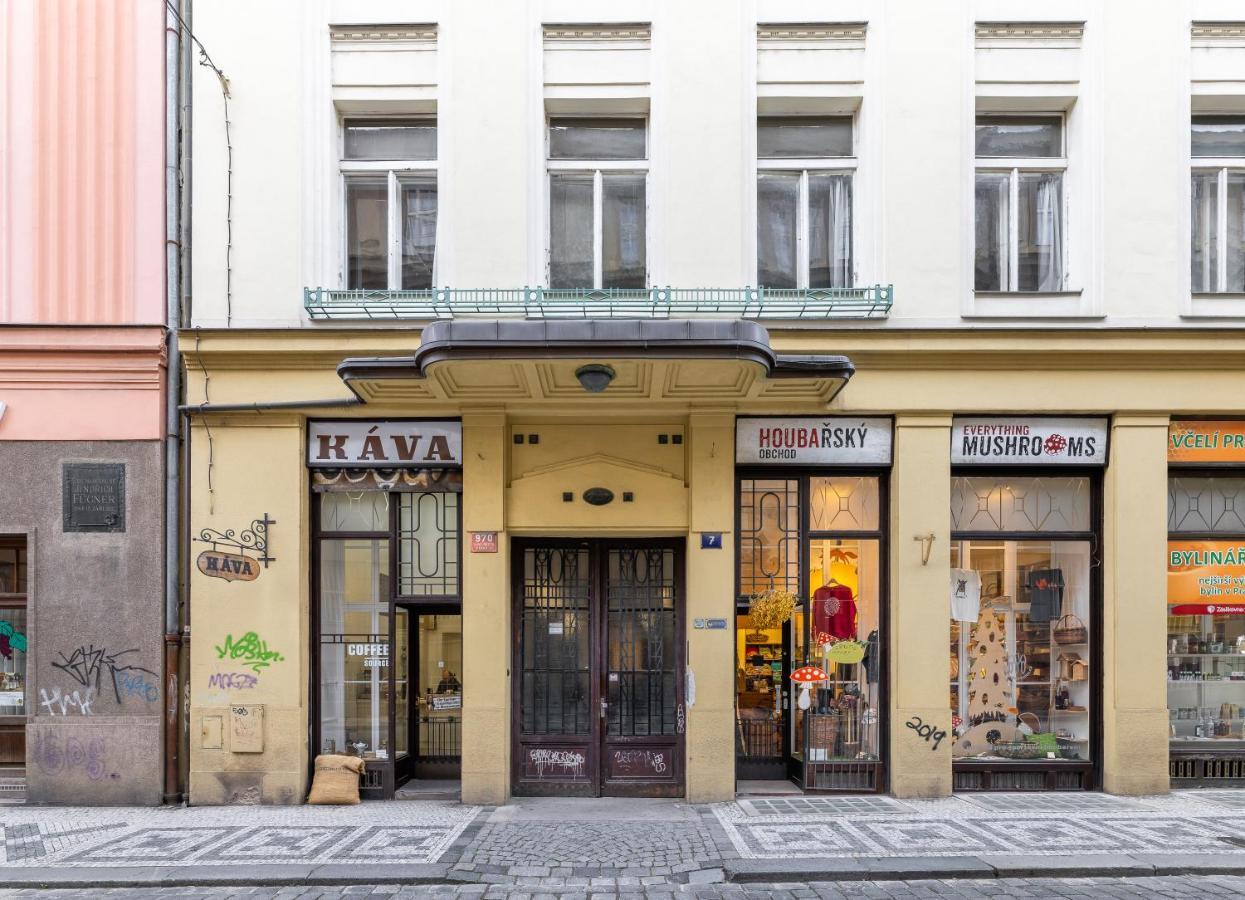 Charming 1 Bedroom Apartment In The City Center Of Prag Exteriör bild